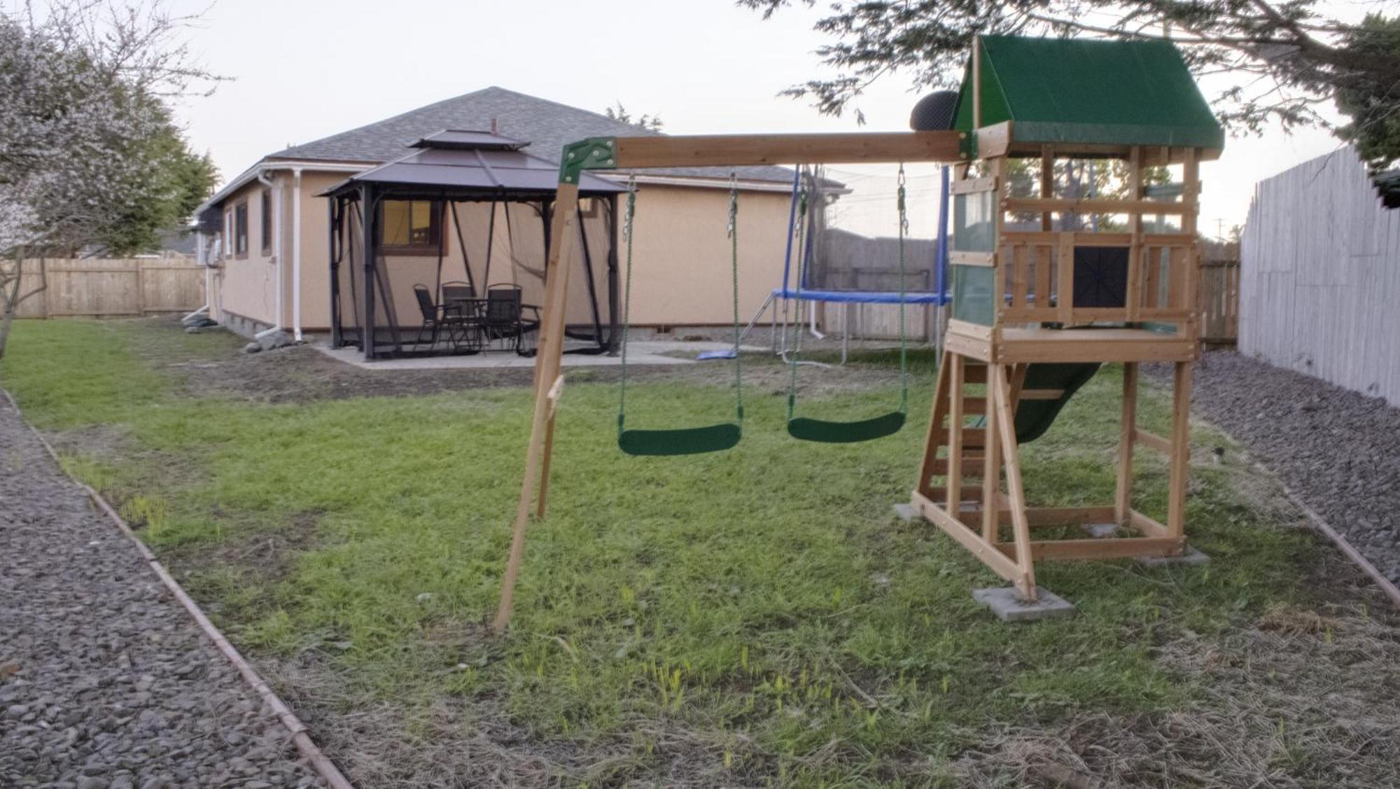 Private Home - Playground, Jumping Mat, Bbq, Darts, Firepit, Gazebo, 4 Smart Tvs, White Cotton Bedding, - The Redwood Cul-De Sac Beach Retreat Crescent City Exterior foto