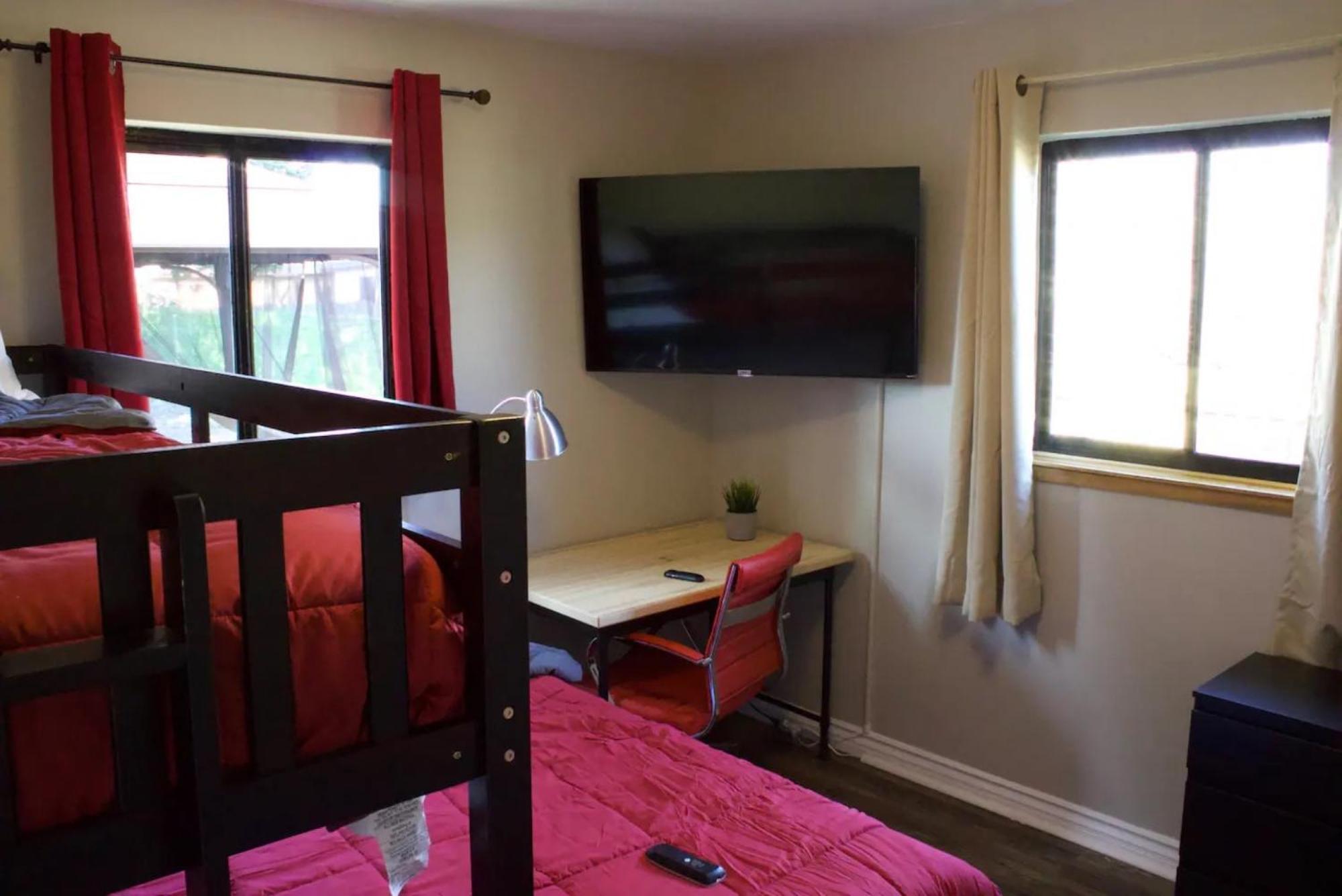 Private Home - Playground, Jumping Mat, Bbq, Darts, Firepit, Gazebo, 4 Smart Tvs, White Cotton Bedding, - The Redwood Cul-De Sac Beach Retreat Crescent City Exterior foto