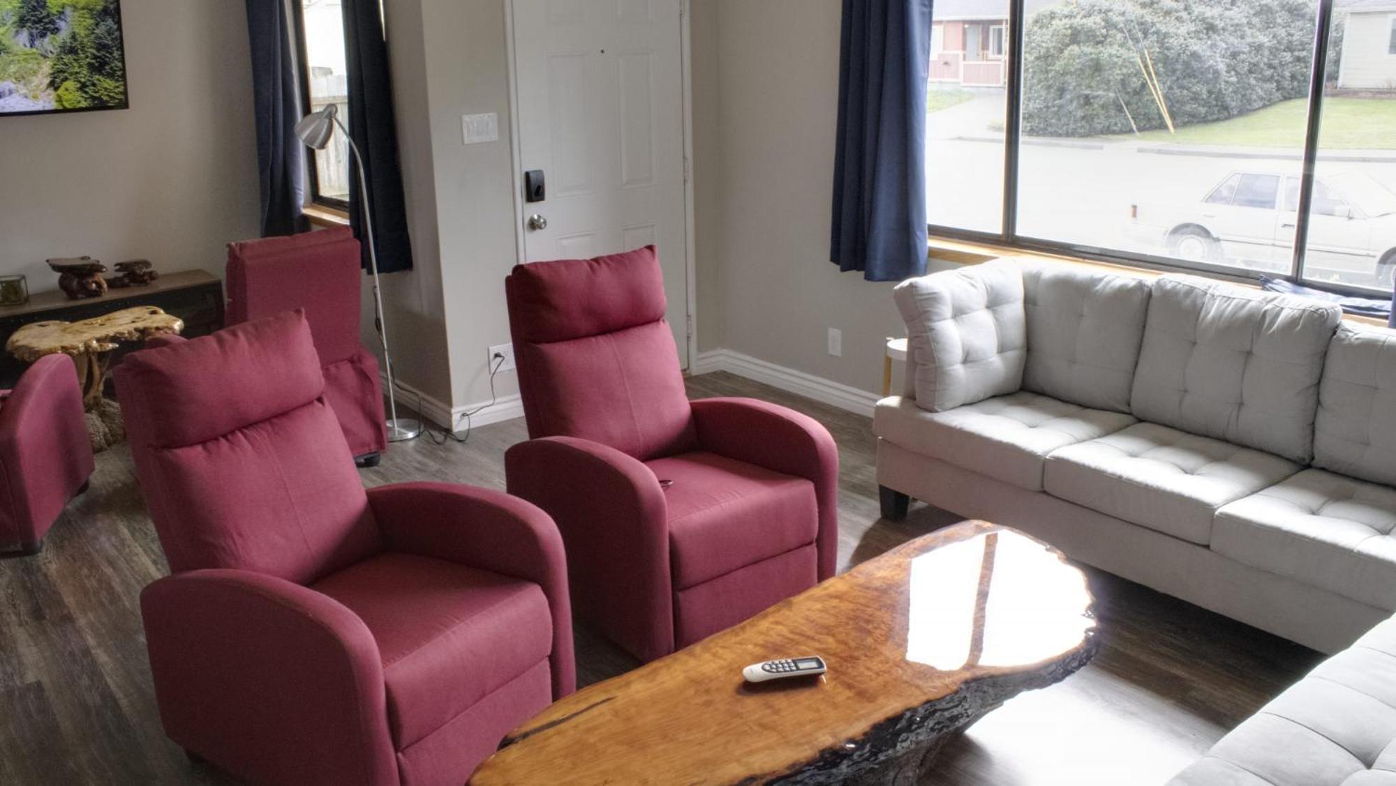 Private Home - Playground, Jumping Mat, Bbq, Darts, Firepit, Gazebo, 4 Smart Tvs, White Cotton Bedding, - The Redwood Cul-De Sac Beach Retreat Crescent City Exterior foto